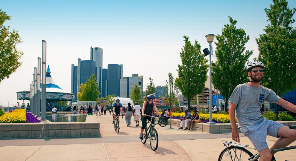 Chi phí đi lại tại Detroit